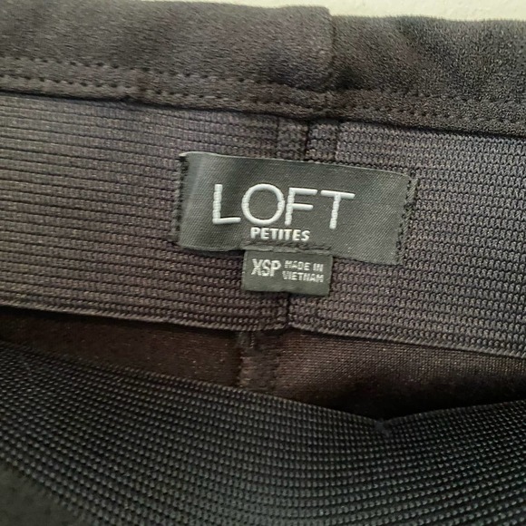 LOFT Black Straight Leg Pants Trousers Elastic Waist Size XS Petite - Picture 2 of 4